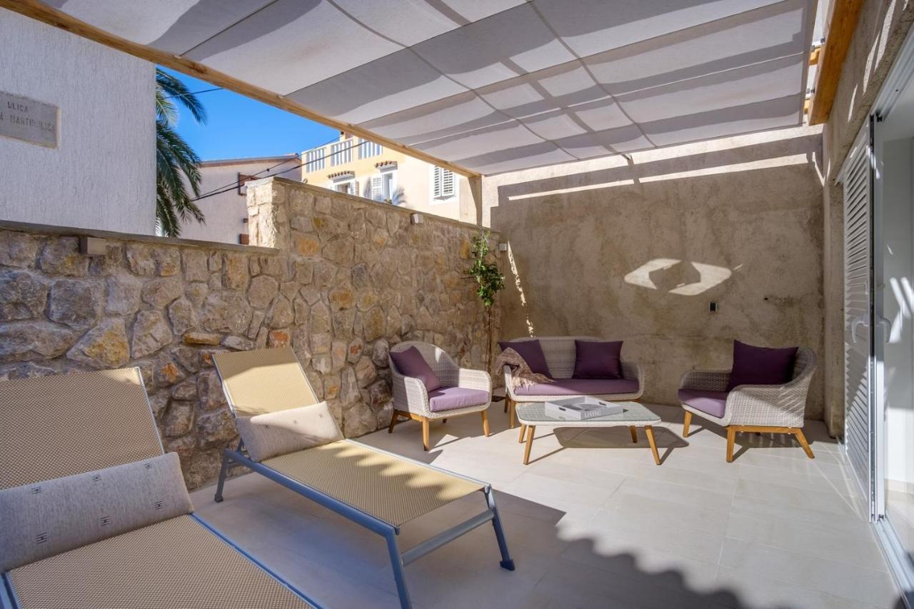 Elegant Apartment Iris Mali Lošinj Buitenkant foto
