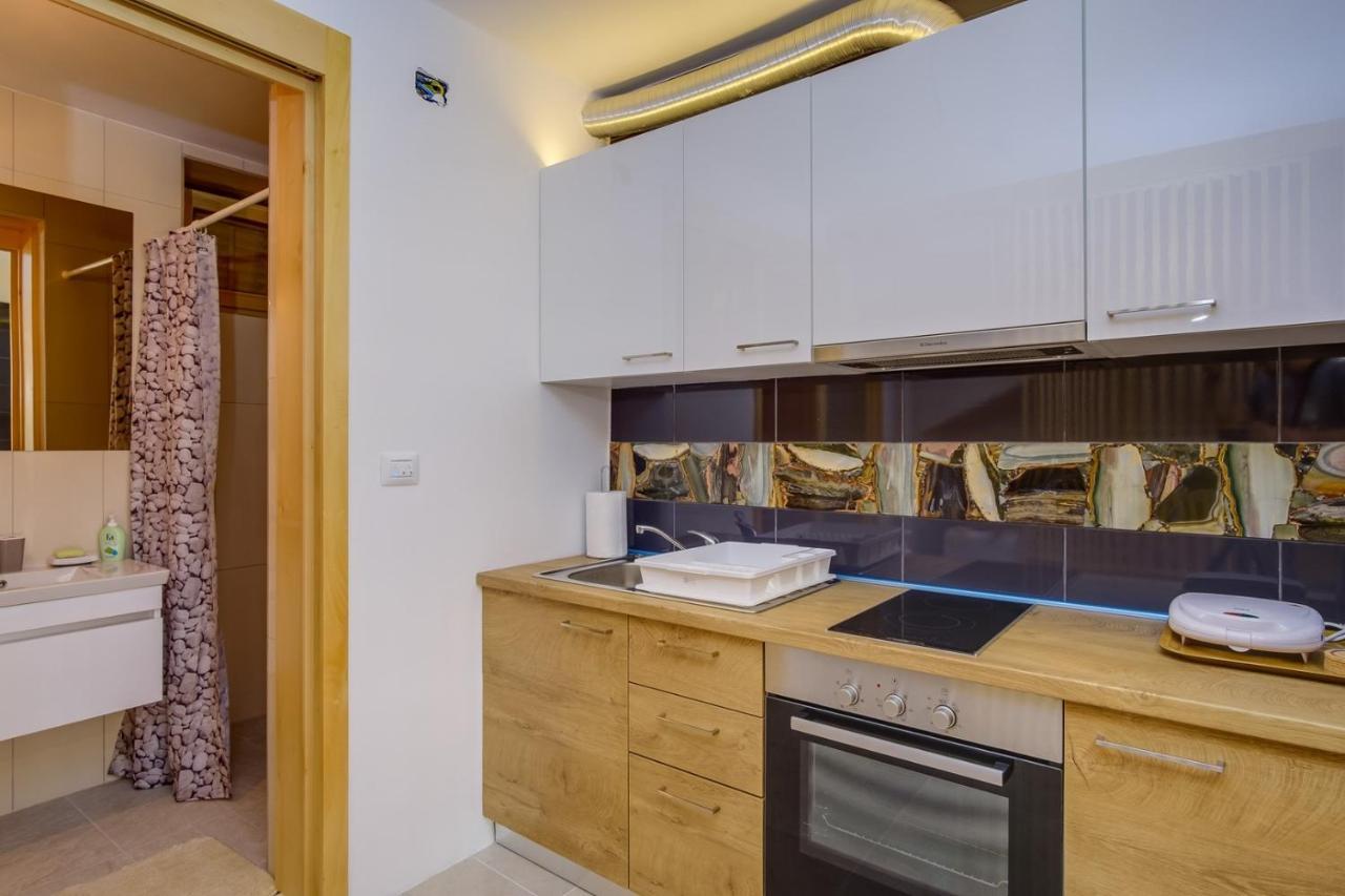 Elegant Apartment Iris Mali Lošinj Buitenkant foto